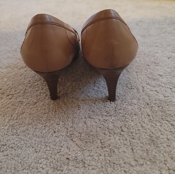 Size 9 Nine West shoes. Very soft and comfortable. - Picture 1 of 6